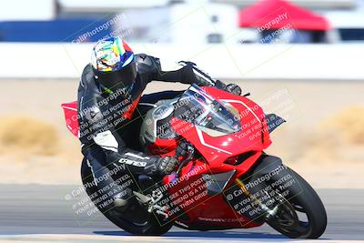 media/Jan-08-2022-SoCal Trackdays (Sat) [[1ec2777125]]/Turn 15 Inside (950am)/